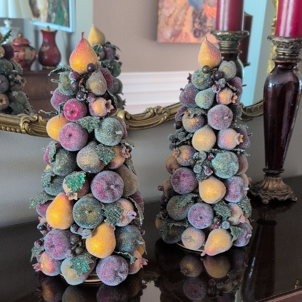 (2) Festive Fruit Cone Decor with Matching Wreath - Picture 3 of 7
